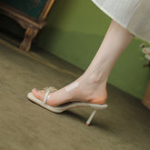 Pantuflas para mujer con cinta transparente y flores de diamantes de imitación